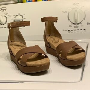 Giani Bernini Tan Ankle Strap Memory Foam Wedges